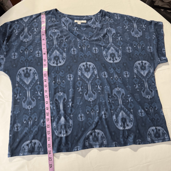 Chico's Zenergy Womens Ikat Print V-neck Tee Size 4 or US XXL Blue Short Sleeve - Picture 6 of 6